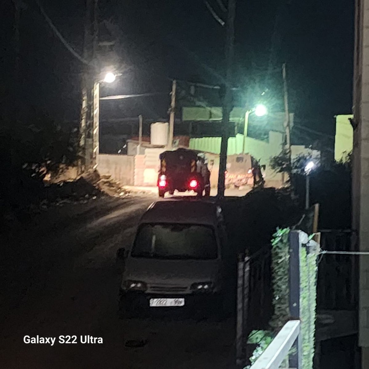 Israeli security forces storm Idhna town, northwest of Hebron