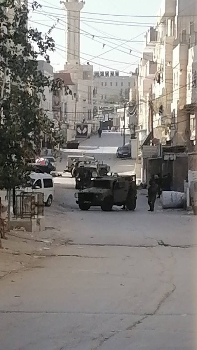 Israeli security forces storm Al-Fawar camp south of Hebron, clashes erupt