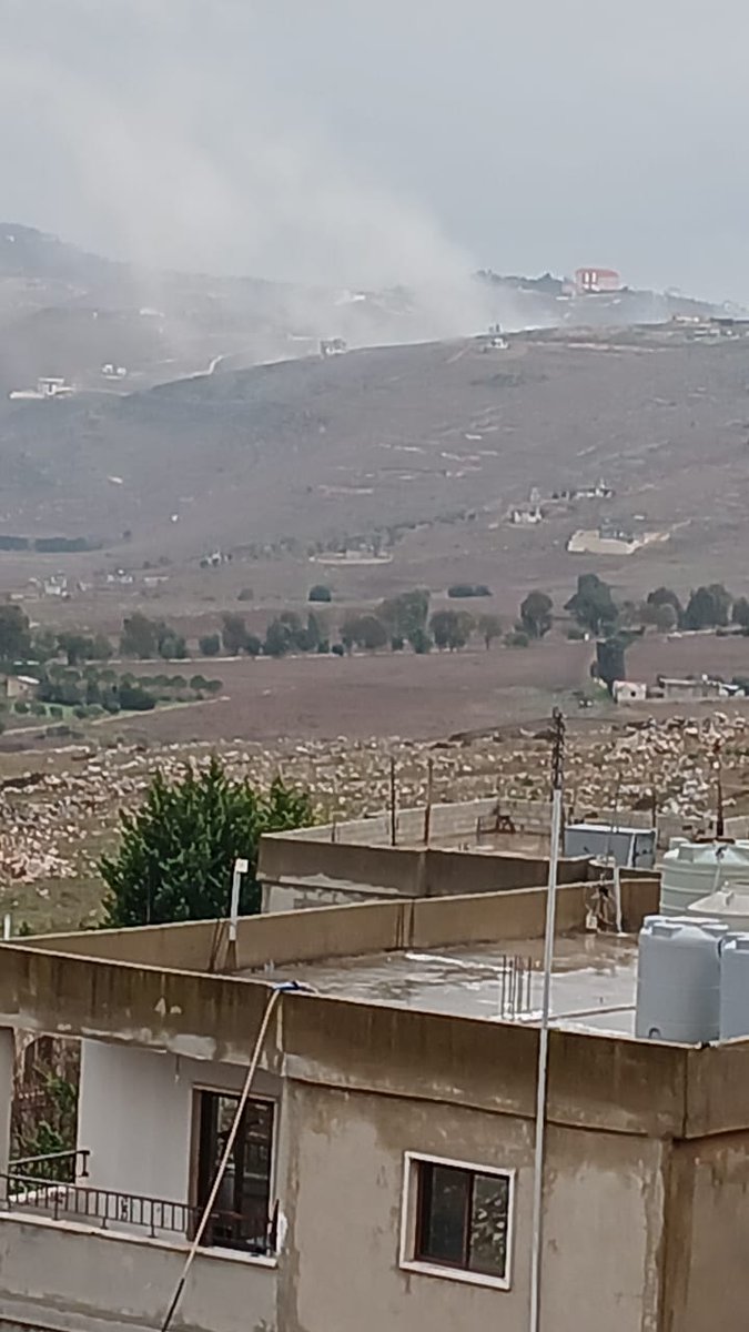 Die Israelis verüben Bombenanschläge im Zentrum der Stadt Mays al-Jabal im Süden des Libanon