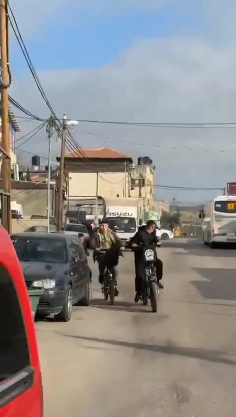 Video of the shooting site in the village of Al-Funduq, east of Qalqilya, which resulted in 6 injuries, 2 of whom are in very critical condition (clinically dead), 1 seriously, 2 moderately, and 1 slightly.