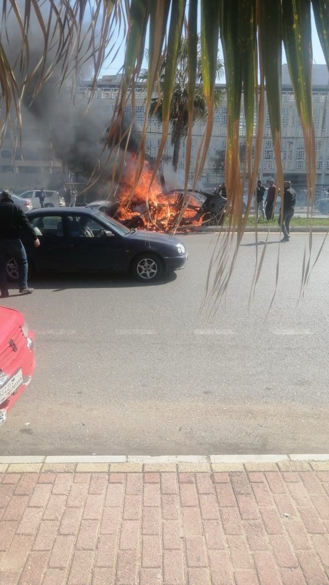 Erste Informationen über einen gezielten Angriff auf ein Auto in der Nähe des städtischen Stadions in Sidon