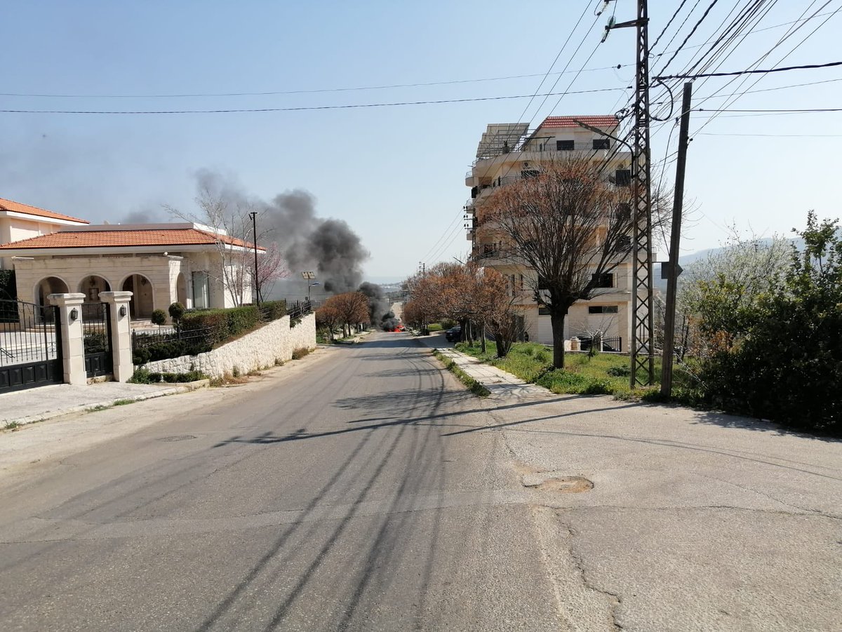 Reports of at least 2 killed after an Israeli  drone strike targeted a vehicle in the southern town of Borj al-Mlouk, in South Lebanon, located just north of the Israeli border town of Metulaالدفاع المدني في جنوب لبنان: شهيدان في غارة إسرائيلية على سيارة في بلدة برج…