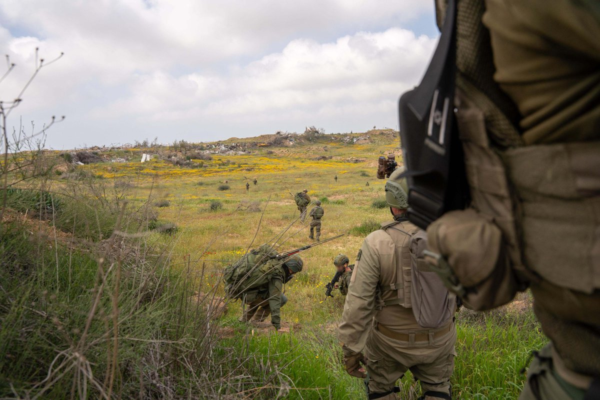 IDF officially confirms: Israeli forces have initiated a focused ground operation in the central and southern Gaza Strip