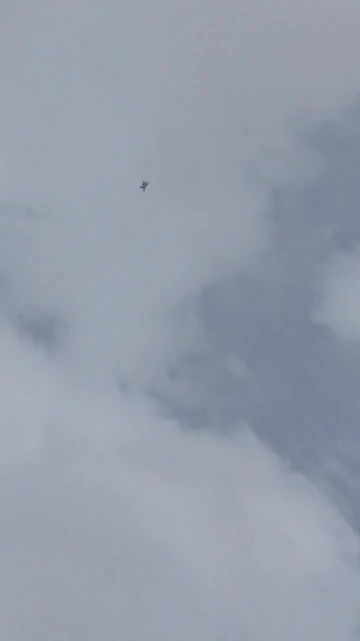 Israeli warplanes are flying at low altitude over Ashrafieh Sahnaya, and anti-aircraft missiles are trying to intercept them.