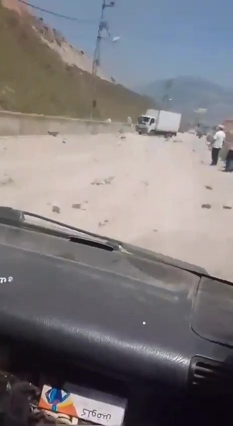 Nabatieh-Marjeyoun road following the raids that targeted the hills of Kafrreman, Kafr Tibnit, and Nabatieh al-Fawqa