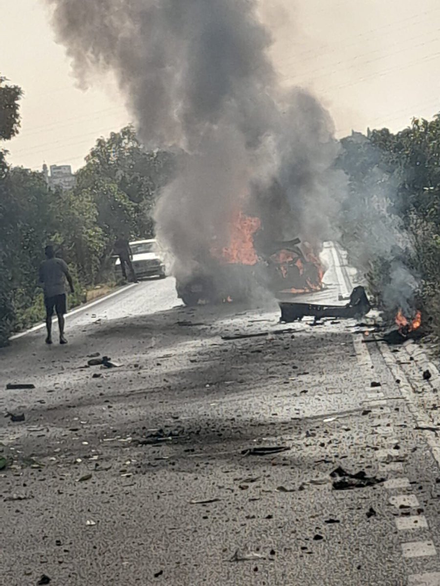 Lebanon Debate correspondent: At least one person was injured in a car attack on the Zrarieh-Ansar-Abu Al-Aswad road.