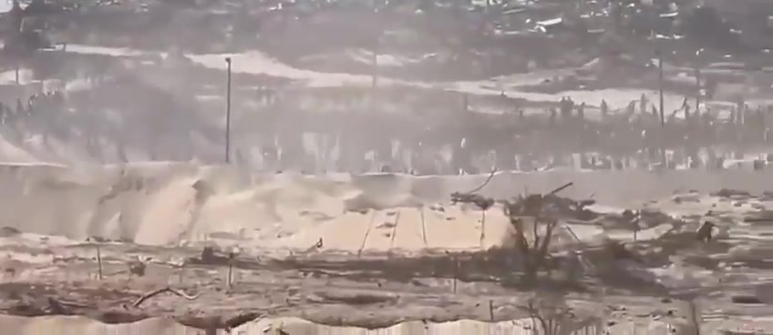 Crowds of Gazans stormed one of the humanitarian aid distribution complexes in Rafah