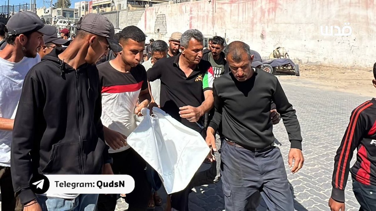 Palestinian child Younes Saqr Hassan Abu Daqa was killed in an Israeli airstrike on a house in the town of Abasan Al-Kabira, east of Khan Younis, southern Gaza Strip