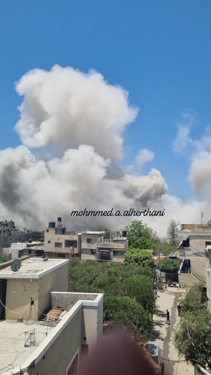 Aircraft launch new raids on Jabalia al-Balad, north of the Gaza Strip.