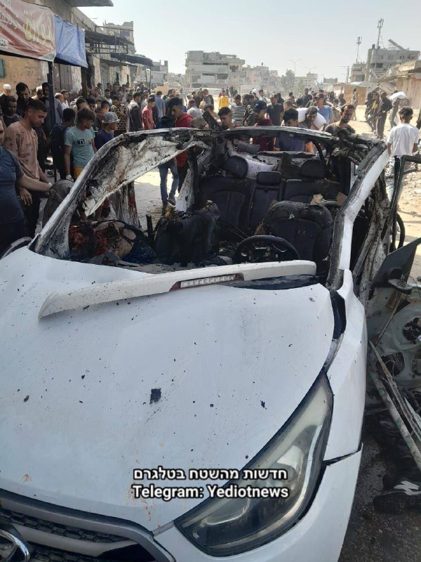 Gaza report: Vehicle was attacked in Khan Yunis, killed and injured at the scene.