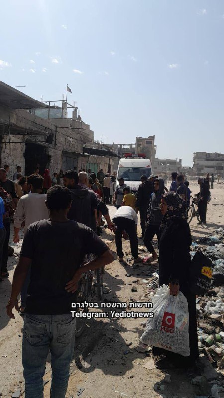 Gaza report: Vehicle was attacked in Khan Yunis, killed and injured at the scene.