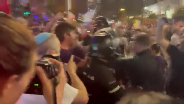 At the Tel Aviv rally, Israel Police officers attempt to remove anti-war protesters with violence, only to be confronted by Labor's @KarivGilad
