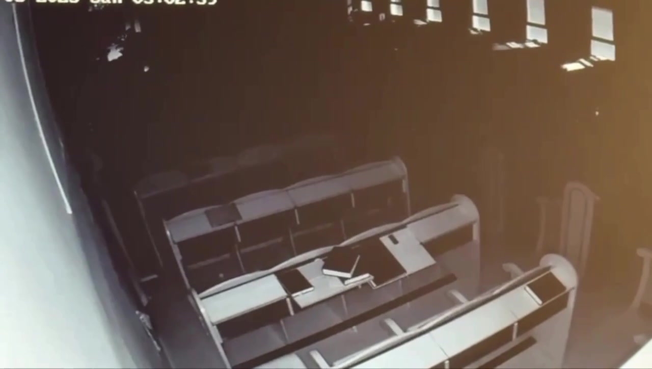 The synagogue where Rabbi Yitzhak Yosef prays in Jerusalem was set on fire last night and crosses were sprayed on the Holy Ark. The Shin Bet is involved in the investigation.