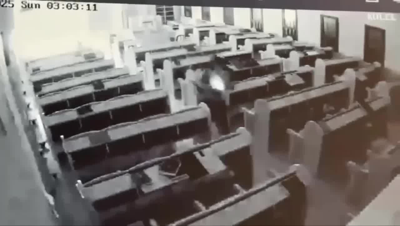 The synagogue where Rabbi Yitzhak Yosef prays in Jerusalem was set on fire last night and crosses were sprayed on the Holy Ark. The Shin Bet is involved in the investigation.