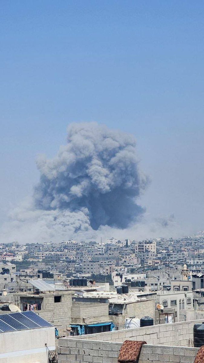 Massive Israeli airstrikes on Jabalia in the north of the Gaza Strip