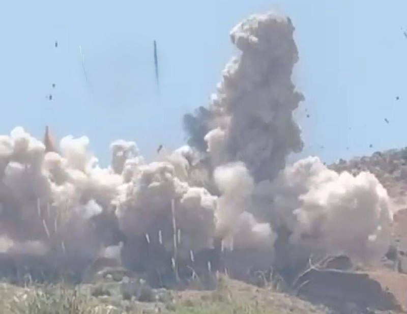 Ataque às posições de comandos sírios nas Montanhas Hermon.