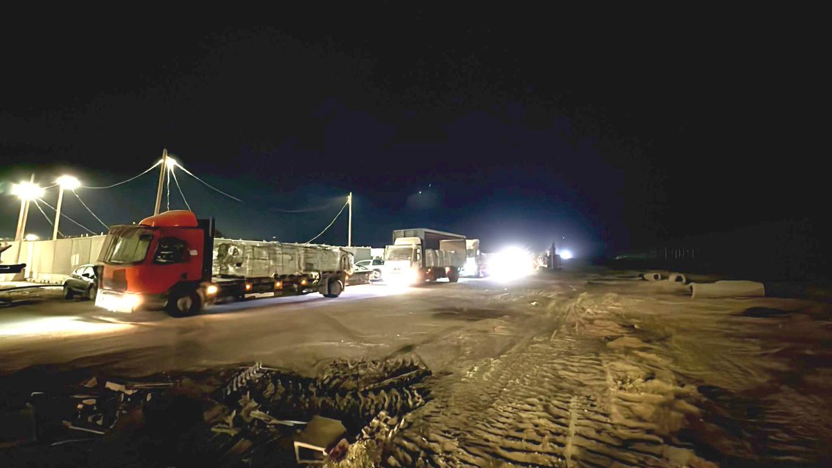 For the first time in months, Israeli authorities allowed humanitarian aid trucks to directly enter the northern Gaza Strip. The 56 trucks from the World Food Programme were transferred to northern Gaza via the Zikim Crossing, also known as the Erez West Crossing, the Coordinator of Government Activities in the Territories announces.