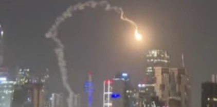 Looks like an interceptor malfunctioned over Tel Aviv and struck the ground