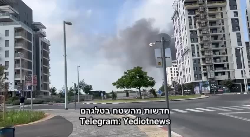 Additional video from the missile impact site in the central Israel