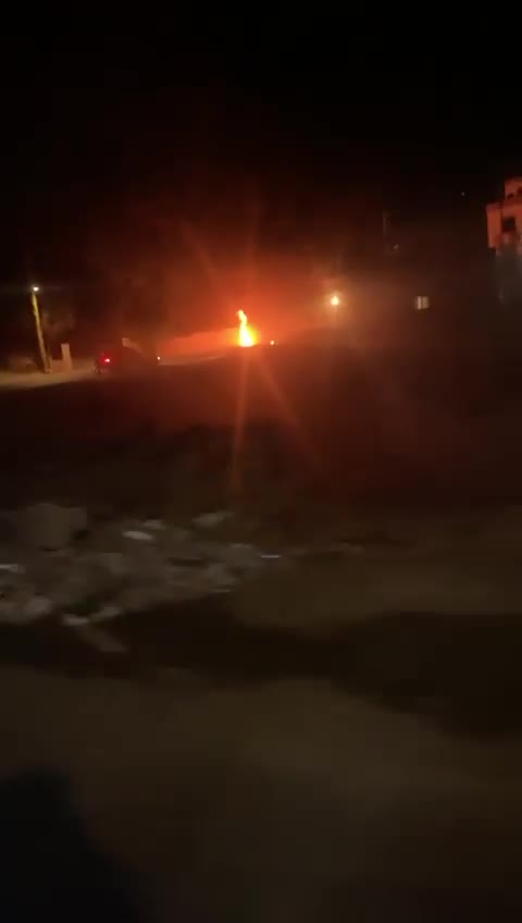 Video of the Israeli raid that targeted a motorcycle in Barashit, Bint Jbeil District.