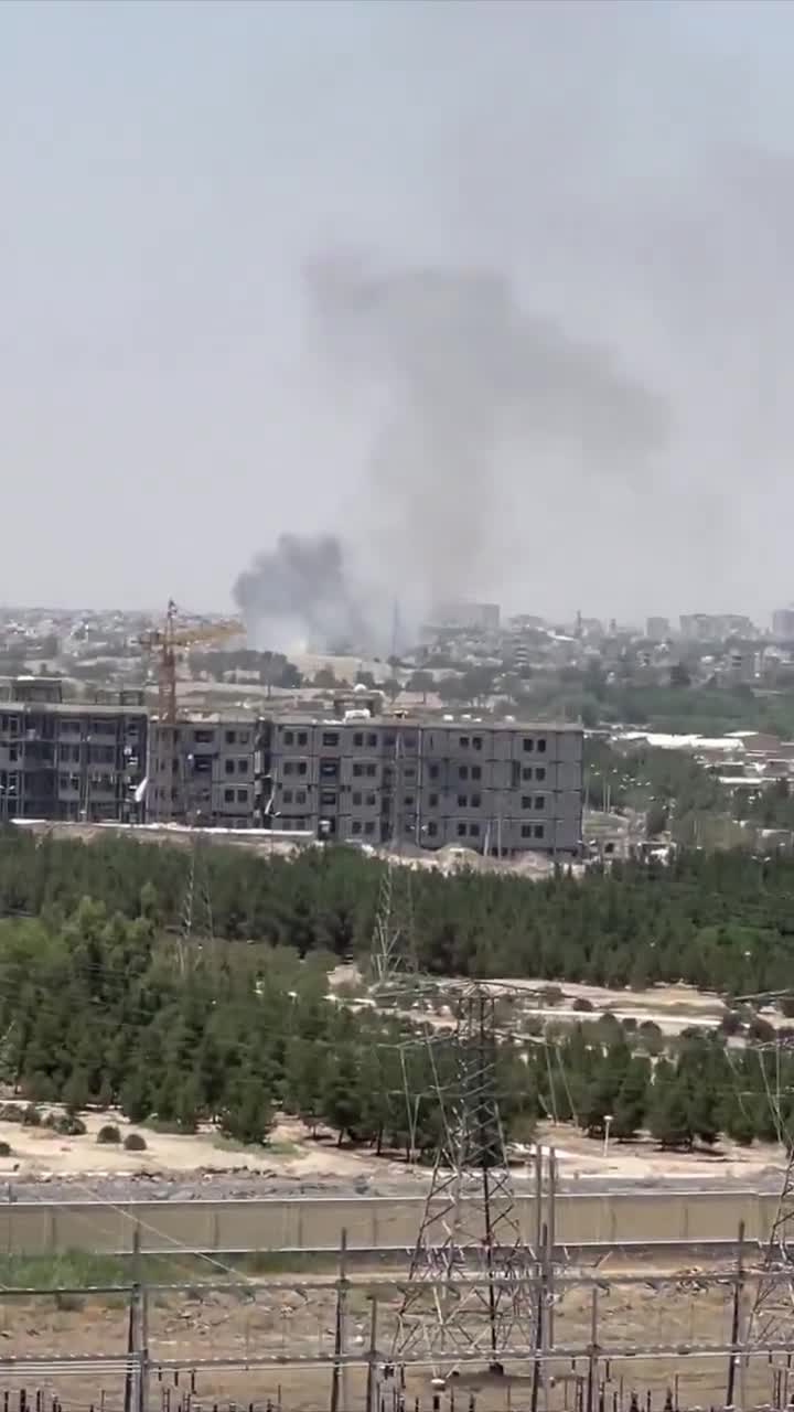 Airstrikes reported in Isfahan
