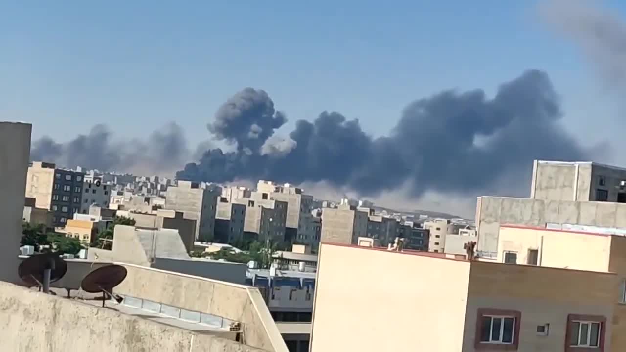 Israeli warplanes keep striking targets in Tehran