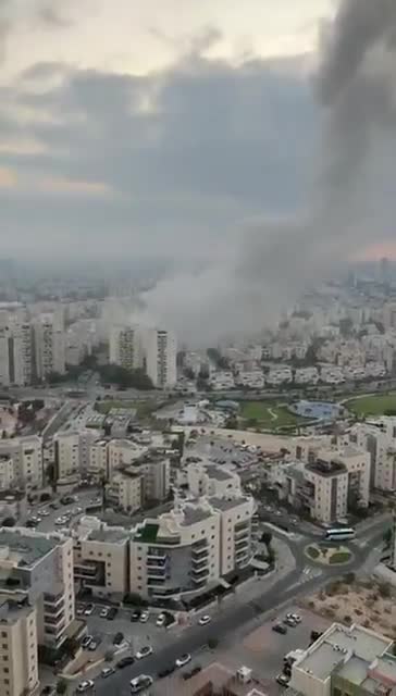 The first moments after the direct impact of an Iranian ballistic missile on an apartment building in Beersheba, Southern Israel