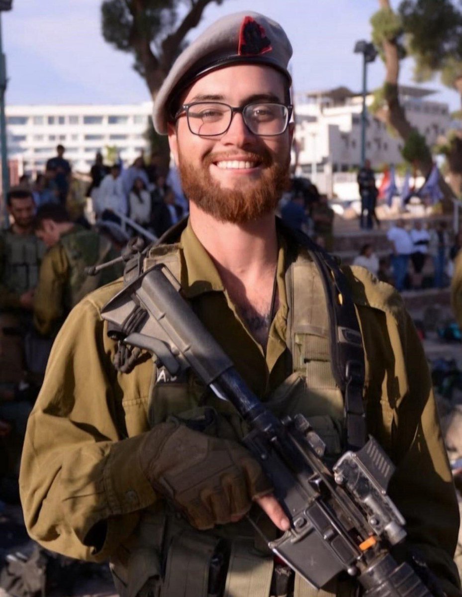 Israeli army revealed the name of the last soldier that was killed in Khan Yunis: Sergeant Alon Davidov, 21. 7 Israeli combat engineers were killed in Khan Yunis when Hamas attached an explosive to their military vehicle