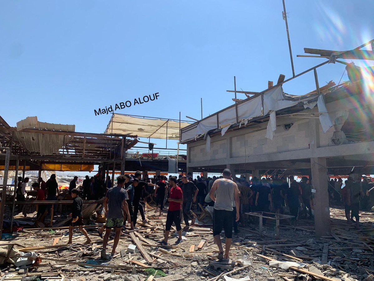 At least 10 people were killed and many others injured this afternoon in an Israeli airstrike targeting the Al-Baqa Cafeteria on the Gaza City beach