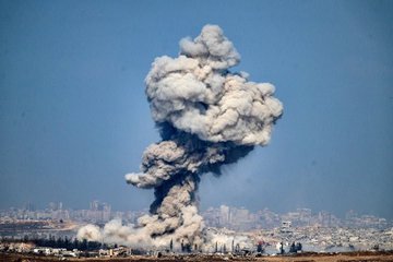 Intensive airstrikes in the Gaza Strip