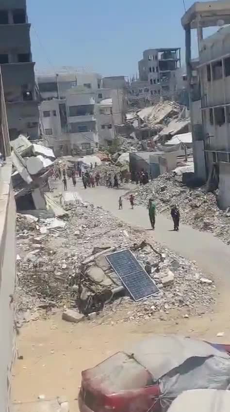Video of a drone airstrike targeting the vicinity of Majida Al-Wasila School near Ramzon Al-Ghafri in Gaza City.
