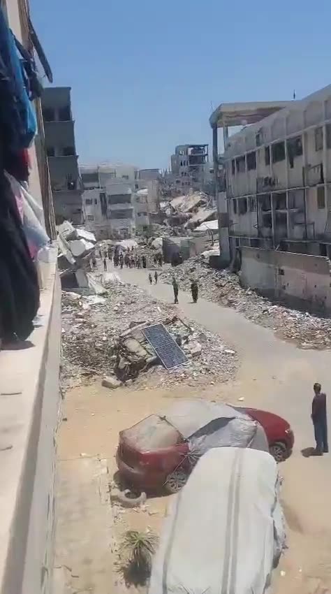 Video of a drone airstrike targeting the vicinity of Majida Al-Wasila School near Ramzon Al-Ghafri in Gaza City.
