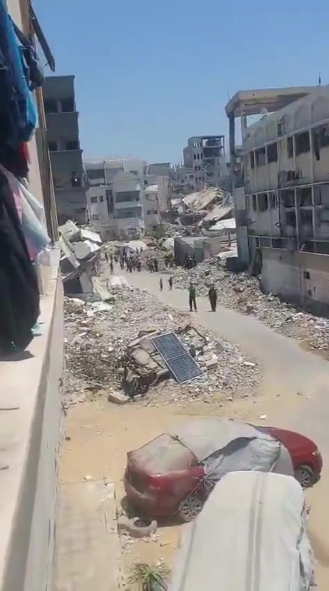 Video of a drone airstrike targeting the vicinity of Majida Al-Wasila School near Ramzon Al-Ghafri in Gaza City.