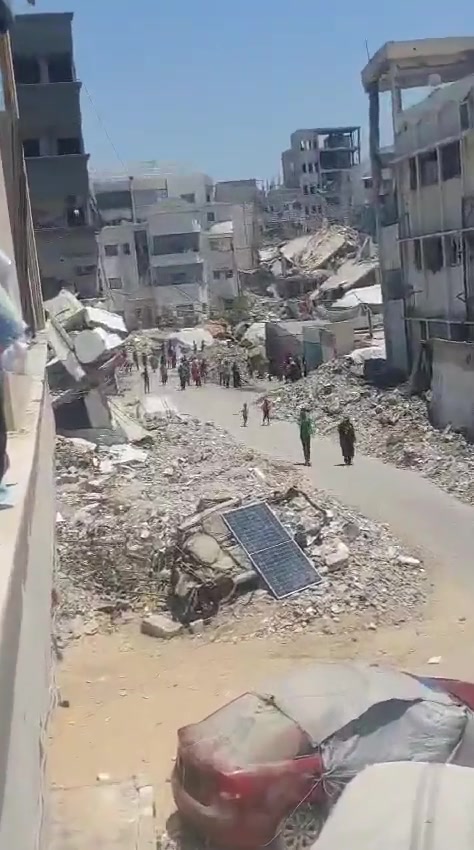 Video of a drone airstrike targeting the vicinity of Majida Al-Wasila School near Ramzon Al-Ghafri in Gaza City.