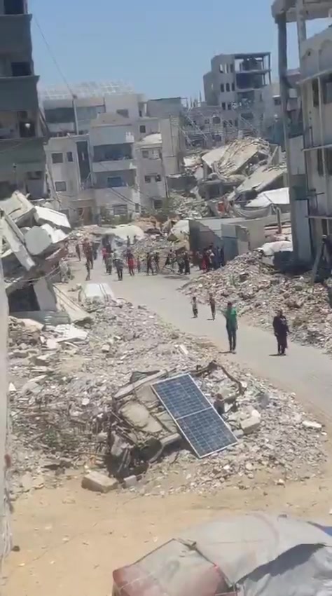 Video of a drone airstrike targeting the vicinity of Majida Al-Wasila School near Ramzon Al-Ghafri in Gaza City.