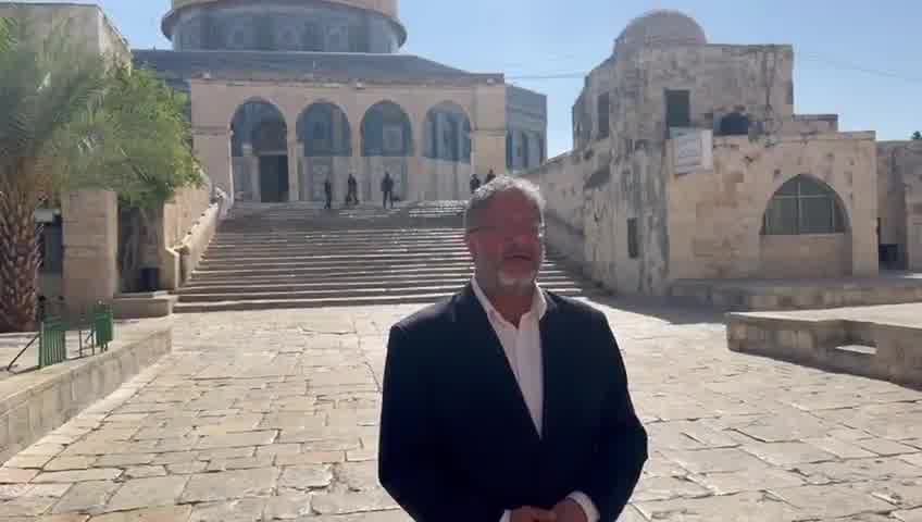 Itamar Ben Gvir, from Temple Mount, calls to occupy Gaza and encourage “voluntary migration” after Hamas’s hostages videos. He also led a prayer there, in contrast of the status-quo