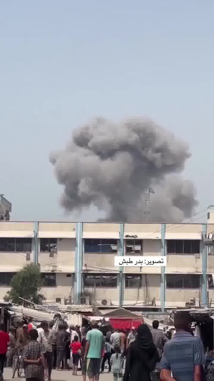 Video of the moment an airstrike occurred near Nasser Medical Complex in Khan Yunis, southern Gaza Strip.