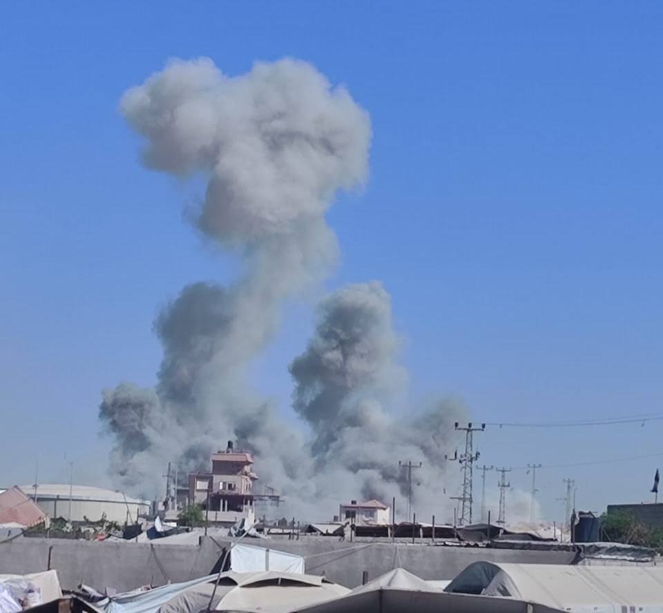 Airstrikes hit a house on Al-Tina Street, west of Hamad City, north of Khan Yunis.