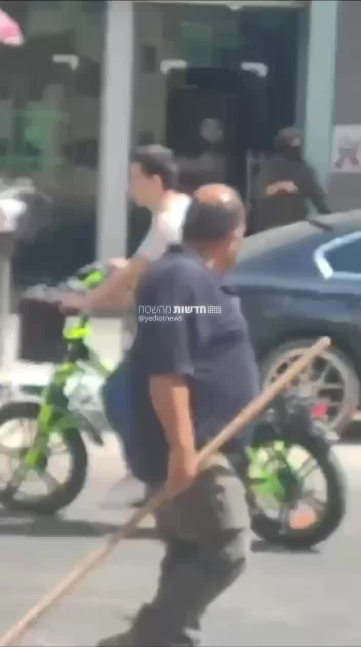 Israeli army forces raid a building in Ramallah - clashes at the scene