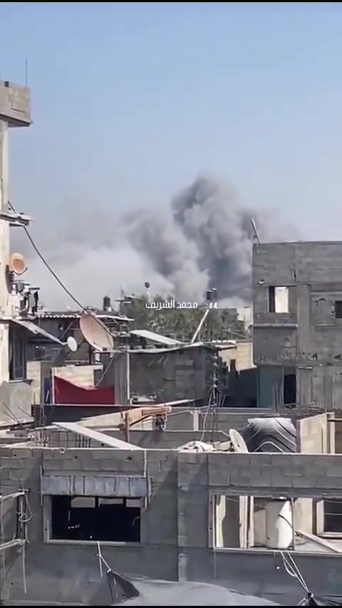 Video of violent and intense airstrikes launched by aircraft on Jabalia al-Balad, north of the Gaza Strip.