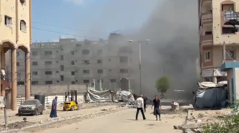 An airstrike targeting the Malkan building on Al-Nafaq Street, east of Gaza City.