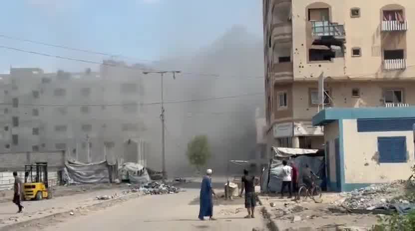 An airstrike targeting the Malkan building on Al-Nafaq Street, east of Gaza City.
