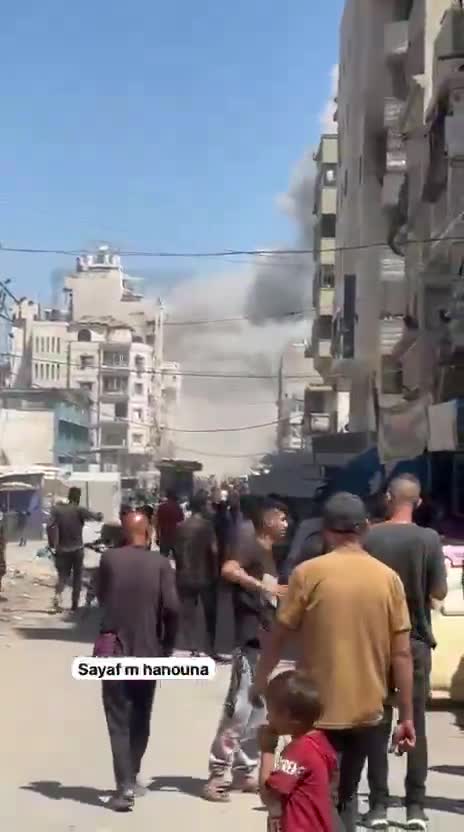 A violent raid targeting a residential building near the Sweidi al-Nasr neighborhood, west of Gaza City.