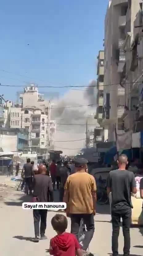 A violent raid targeting a residential building near the Sweidi al-Nasr neighborhood, west of Gaza City.