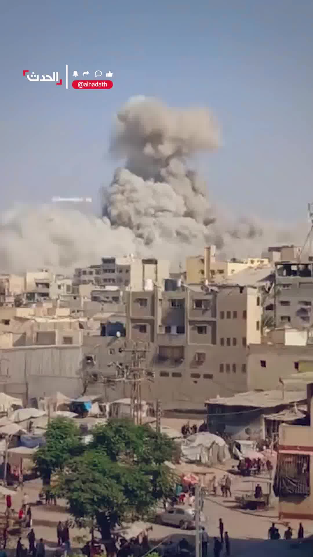 Israeli warplanes launched a violent raid targeting the Al-Sahaba Tower in the Al-Daraj neighborhood in Gaza City.