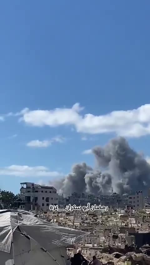 Aircraft launch a series of raids on the southern areas of Gaza City.