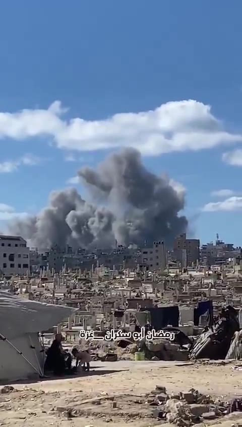 Aircraft launch a series of raids on the southern areas of Gaza City.