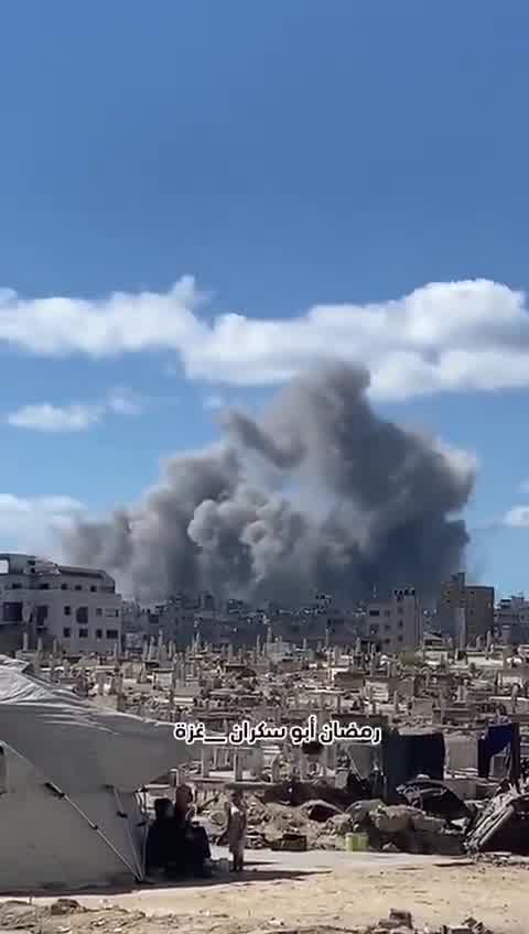 Aircraft launch a series of raids on the southern areas of Gaza City.