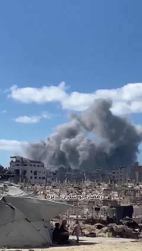 Aircraft launch a series of raids on the southern areas of Gaza City.