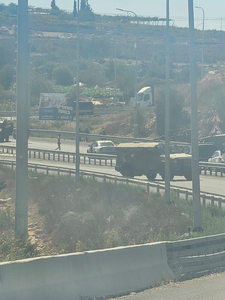 Israeli forces arrested two young men from the town of Beit Ummar after assaulting them, searching the town, and confiscating their vehicle north of Hebron.